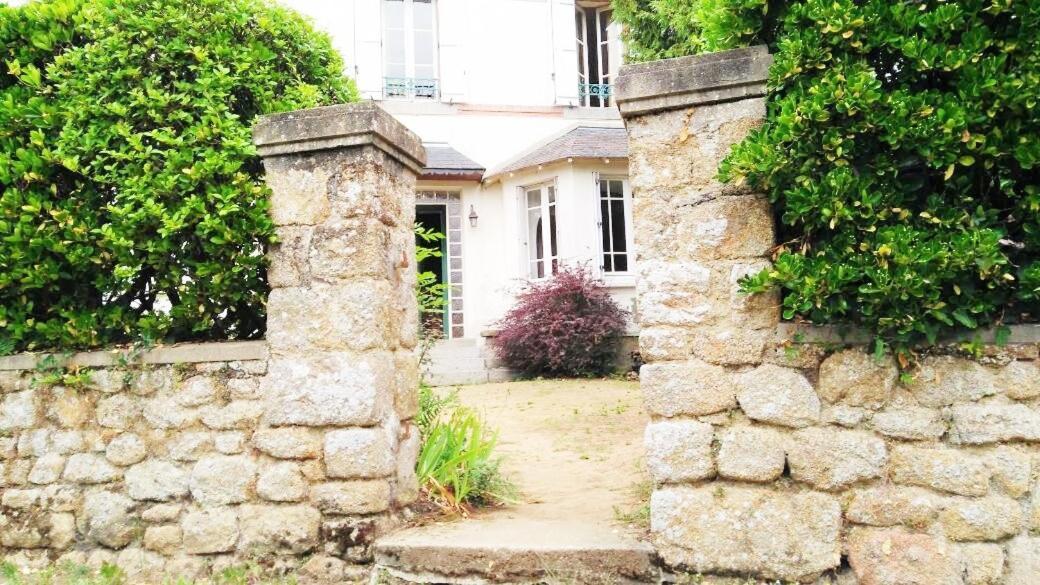 לינה וארוחת בוקר קרול Le Vieux Manoir מראה חיצוני תמונה