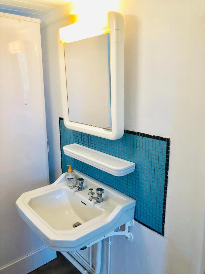לינה וארוחת בוקר קרול Le Vieux Manoir מראה חיצוני תמונה