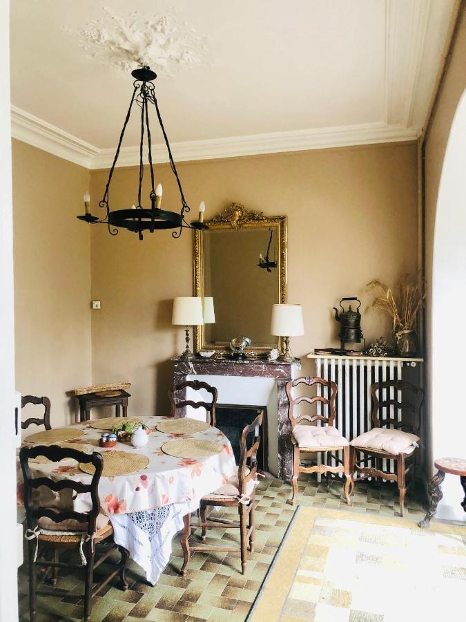 לינה וארוחת בוקר קרול Le Vieux Manoir מראה חיצוני תמונה